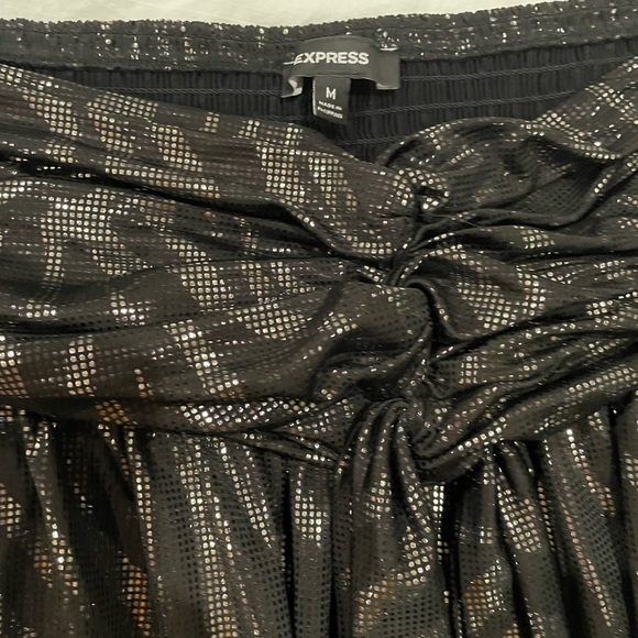 Express dress - Picture 2 of 6